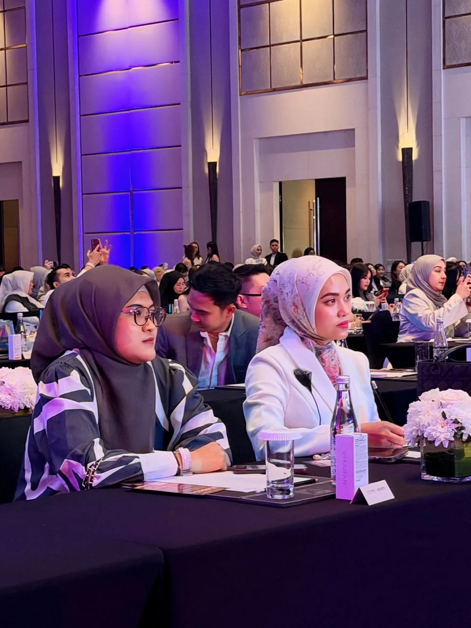 dr. Ismi Julianti dari Naba Aesthetic Clinic mengikuti sesi ilmiah Vitaran Aesthetic Summit 3.0 di Fairmont Jakarta
