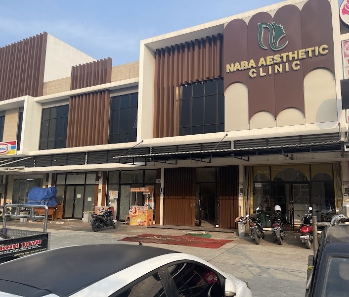 Area fasad depan bangunan Naba Aesthetic Clinic sebagai klinik kecantikan terdekat di kawasan The Avenue Citra Raya dari Panongan Tangerang.
